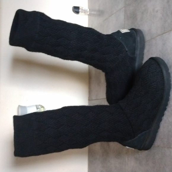 UGG Cardy Boots - Picture 2 of 10